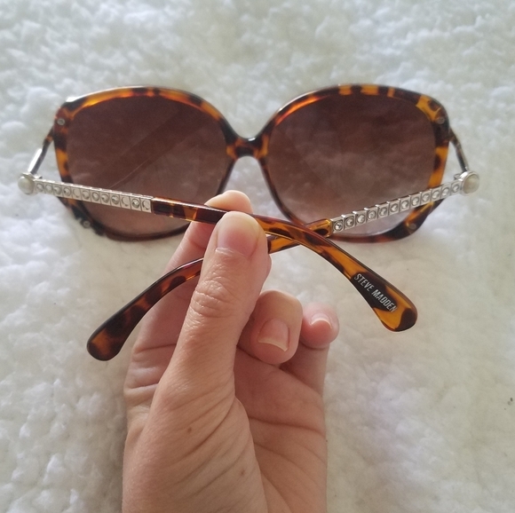 Steve Madden sunnies - Picture 3 of 3